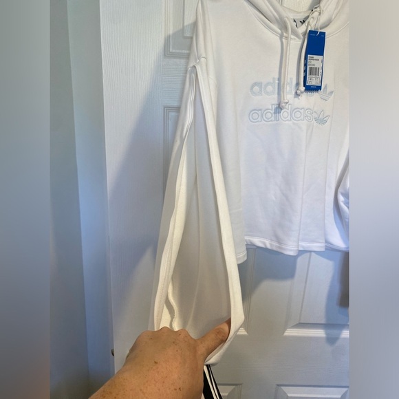 BNWT Adidas Cropped Hoodie Sweatshirt Size Large - Picture 3 of 11